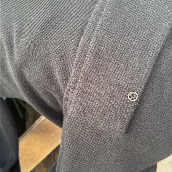 Lululemon Intuition Meditation Sweater Wrap in Black - Picture 12 of 13